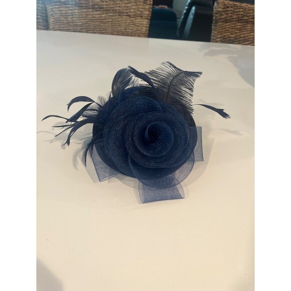 Elegant Navy Blue Fascinator Hat With Mesh Rose & Feather Accents For Weddings R - Picture 2 of 6